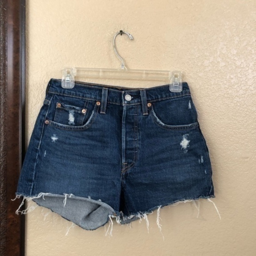 Levi’s Butterfly Buttons Denim Shorts Size 26